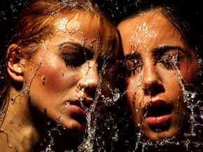 Erotic and sensual trio in a water to refresh the bodies 6